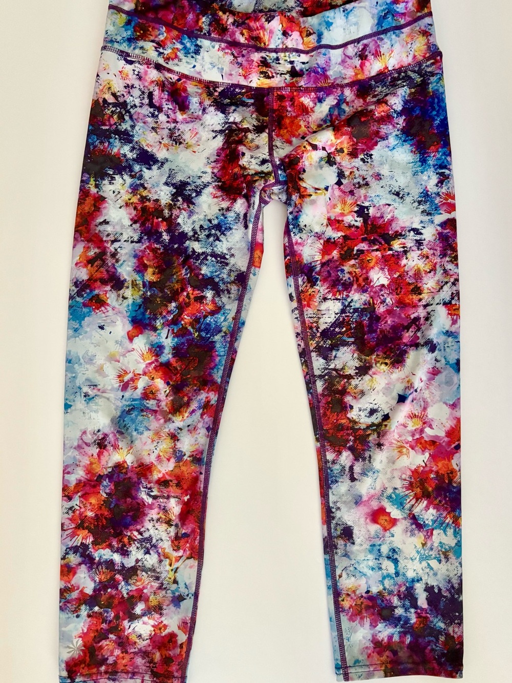 Athleta crop leggings Hypersonic Sonar Mid Rise Size M Excellent No Flaws